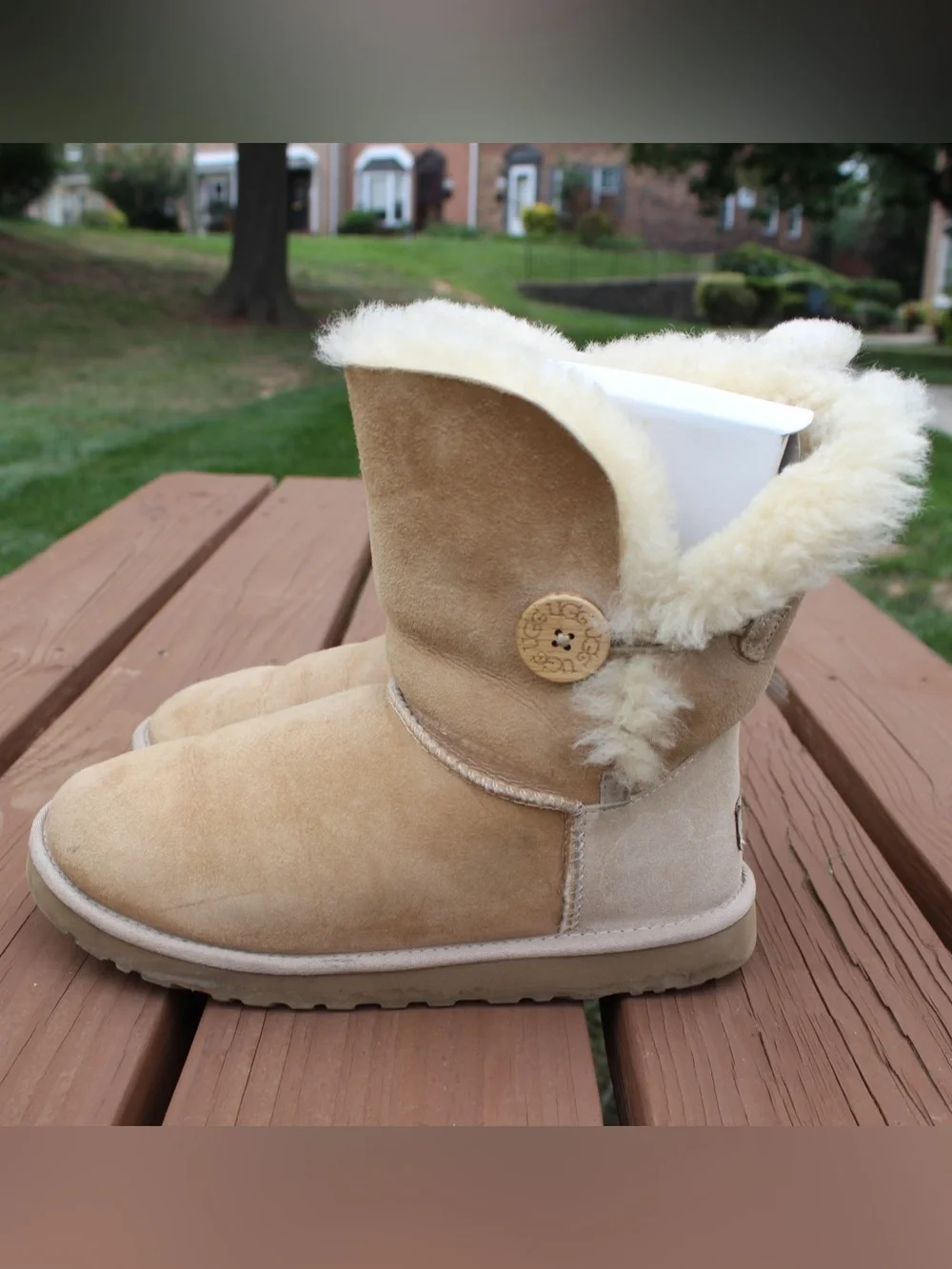 UGG Bailey Button Boots Women's Sz 9